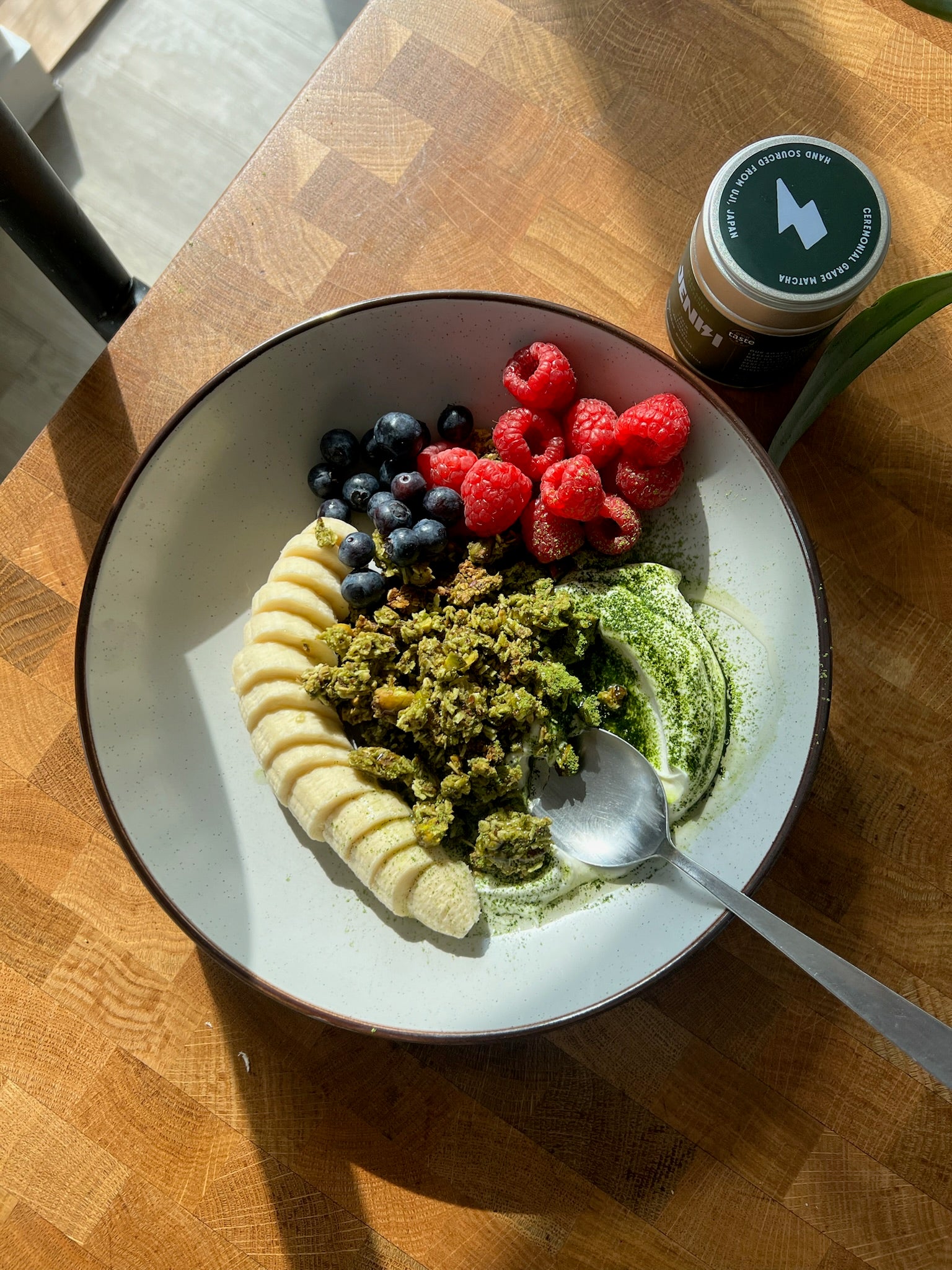 MATCHA PISTACHIO GRANOLA